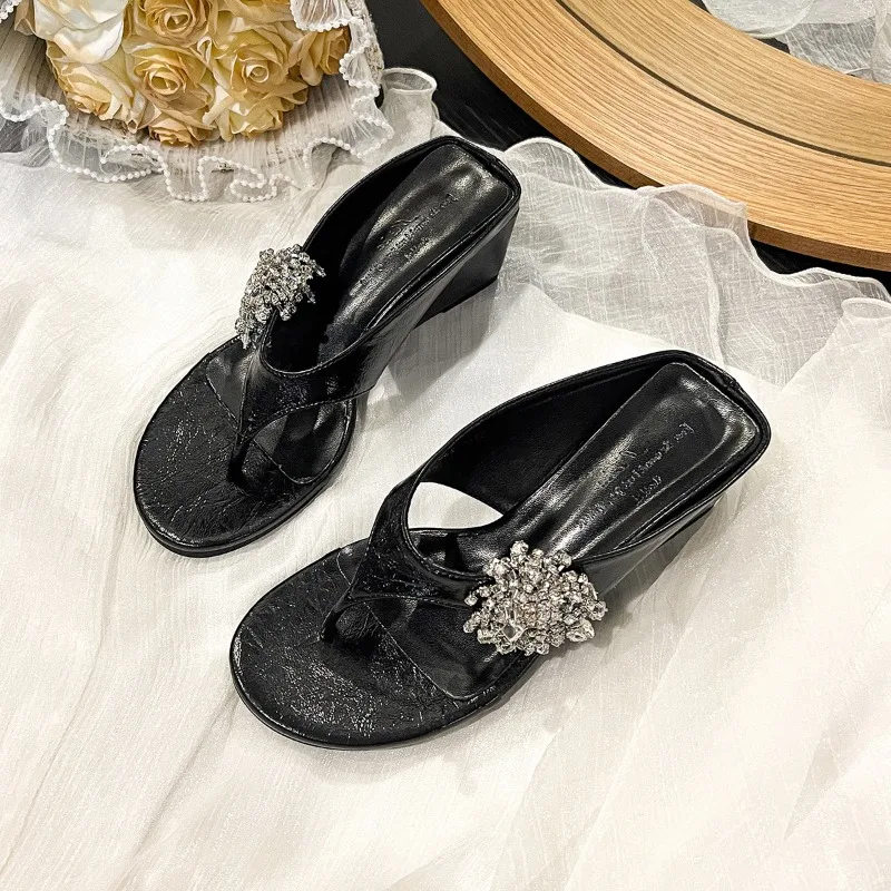 

Summer Womens Shoes Exquisite Metal Decoration Wedge Heel Flip Flops for Woman Fashion Casual Shoes Designer Shoes Zapatos Mujer