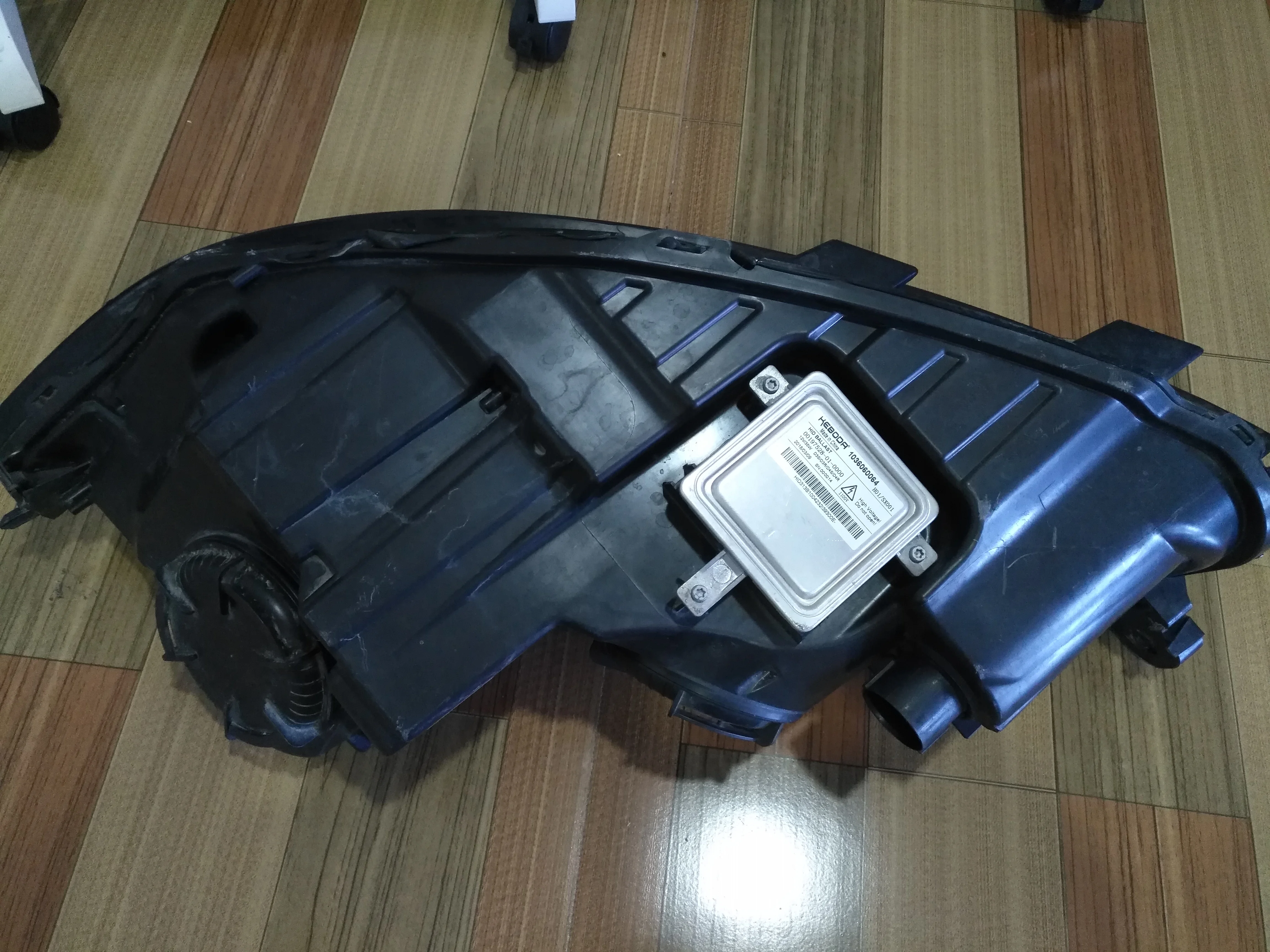 مجموعة مصابيح أمامية LED كاملة للسيارات OE T2H35335/GX63-13W029-EG لعام 2018 لسيارة جاكوار XFL