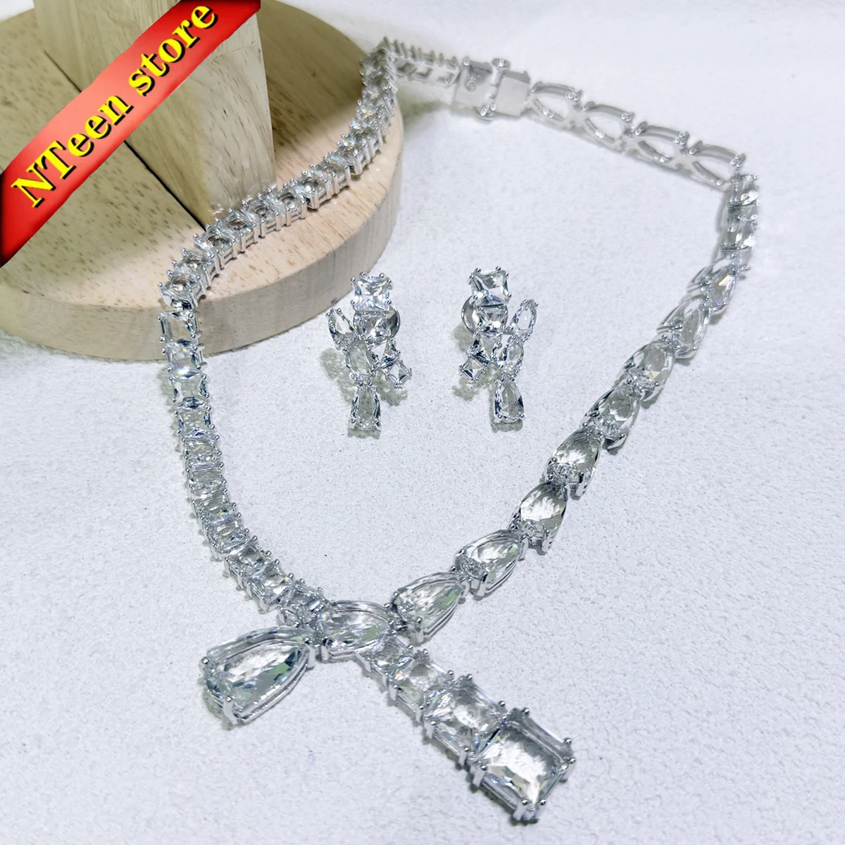 

2025 New Trend Fine Jewelry Sets Charm White Water Drop Crystal Fashion Necklace Bracelets Earrings for Women's Anniversary Gift