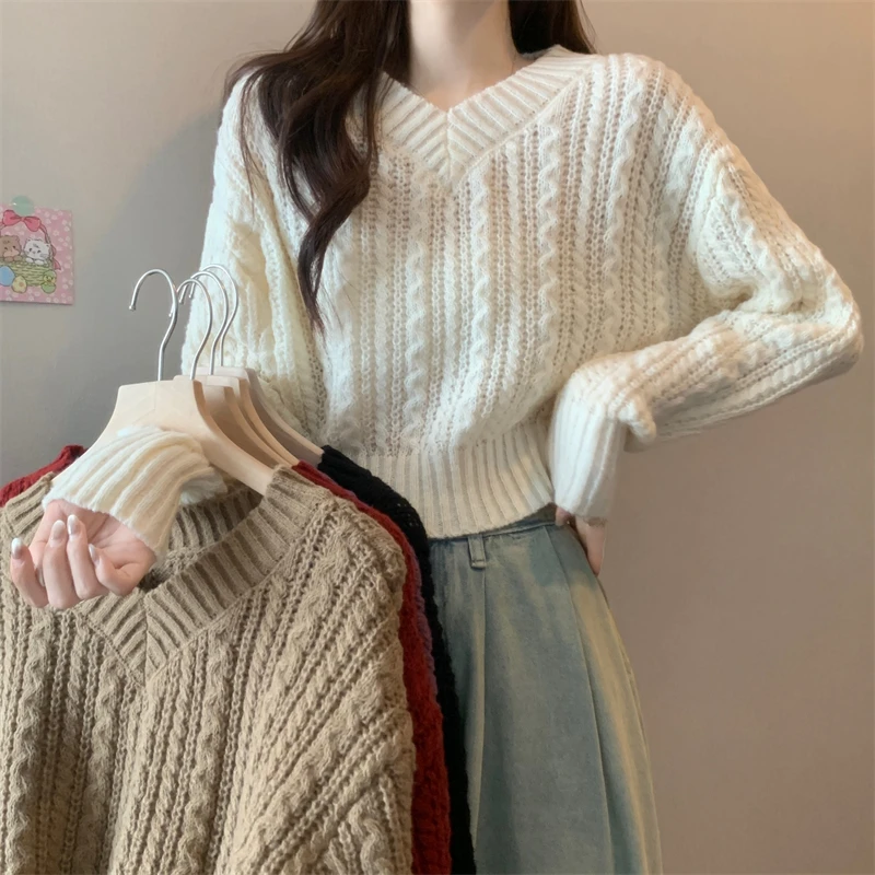 

Autumn/Winter 2023 V-neck Sweater Women's Design Sense Small Popular Short Slouchy Loose Pullover Fried Dough Twists Knit Top