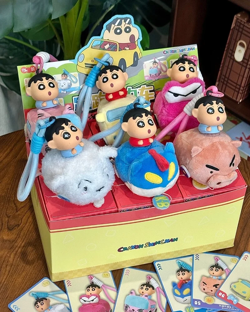 

Оригинальный карандаш Шин-тян, милый спортивный автомобиль серии, плюшевая ароматерапевтическая слепая коробка, рюкзак, подвеска, брелок, украшение, игрушка, подарок для девочки