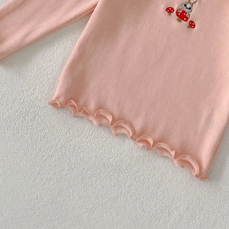 New autumn baby clothing, 0-2 year old girls, doll neck long sleeved base shirt, versatile long sleeved T-shirt top