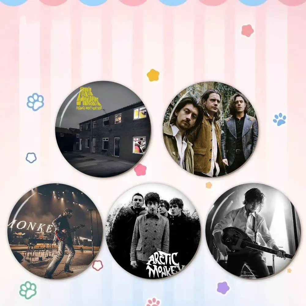 Rockband A-Arctic M-Monkeys 32/44/58 mm runde Cartoon-Broschen, handgefertigte Anstecknadeln für Rucksack, Schmuck, Accessoires, Geschenke, Abzeichen