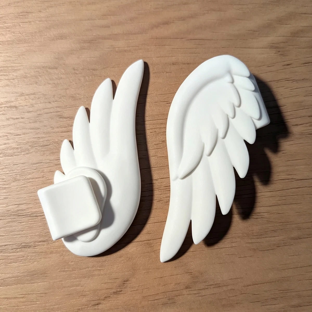 2-Pack Angel Wing Hat Decoration Clips, Cute 3D Feather Wing Hair Clips, Outdoor Baseball Cap DIY Accessory Clips
