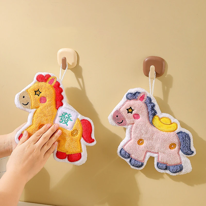 

Мультяшное милое новогоднее полотенце-пони из кораллового флиса для дома, кухни, ванной комнаты, утолщенное, висячее, впитывающее