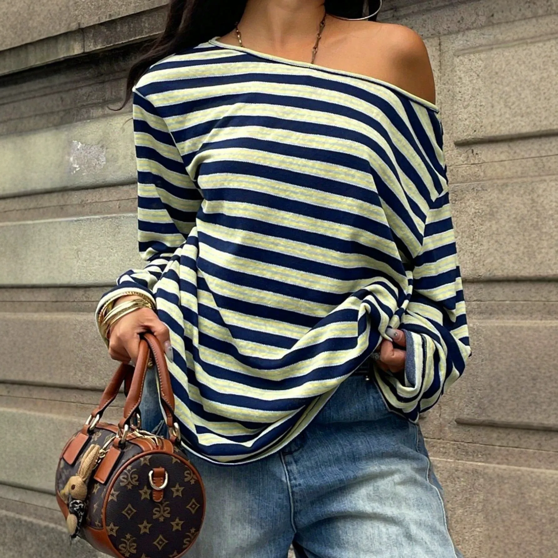 Camiseta Blusa de Algodón Tejido para Mujer, Oversize, Azul a Rayas, con Hombros Caídos y Cuello Asimétrico, Estilo Casual con Bloques de Color
