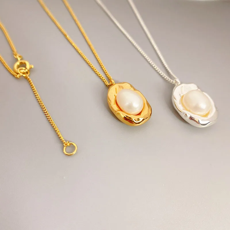 

French Design Small Beanshaped Bean Shape Inlaid with Freshwater Cultured Pearls Versatile Necklace Fashionable Clavicle Chain