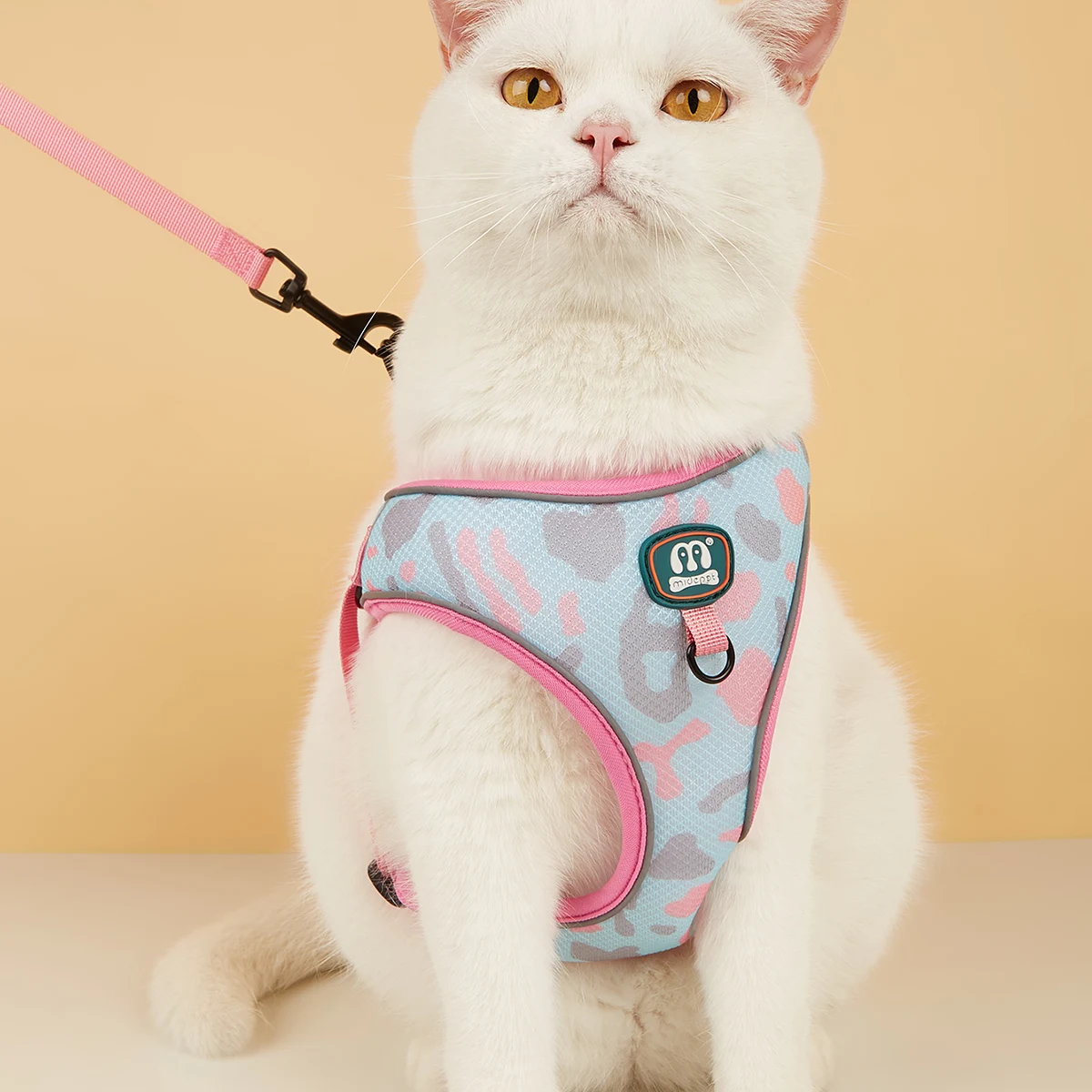 New Arrives Adjustable Soft Mesh With Fashionable Design Pet Harness And Leash Set