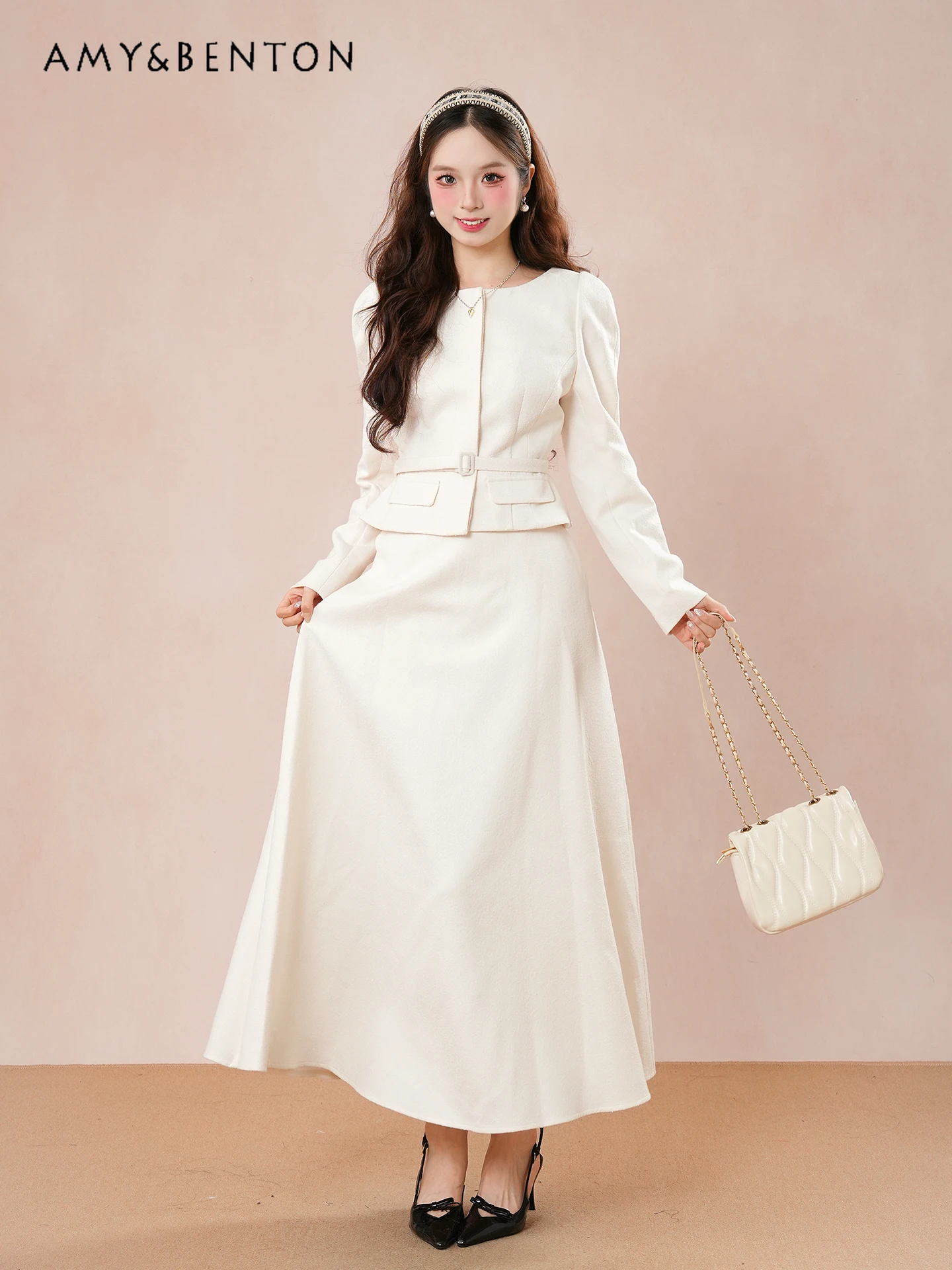 

2025 Spring and Autumn French Style Luxury Elegant Commuter Light Apricot Belt Design Short Coat High Waist Skirt Two-Piece Set
