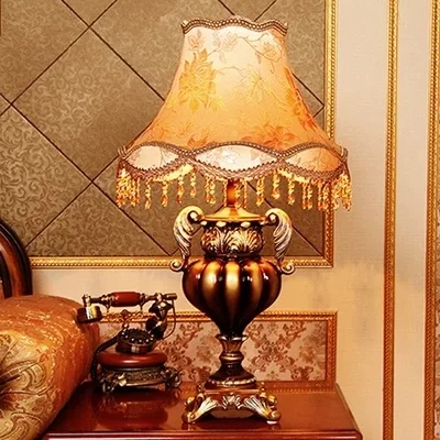 European living room table lamp, desk lamp, American retro creative luxury resin carving bedroom sofa lamp