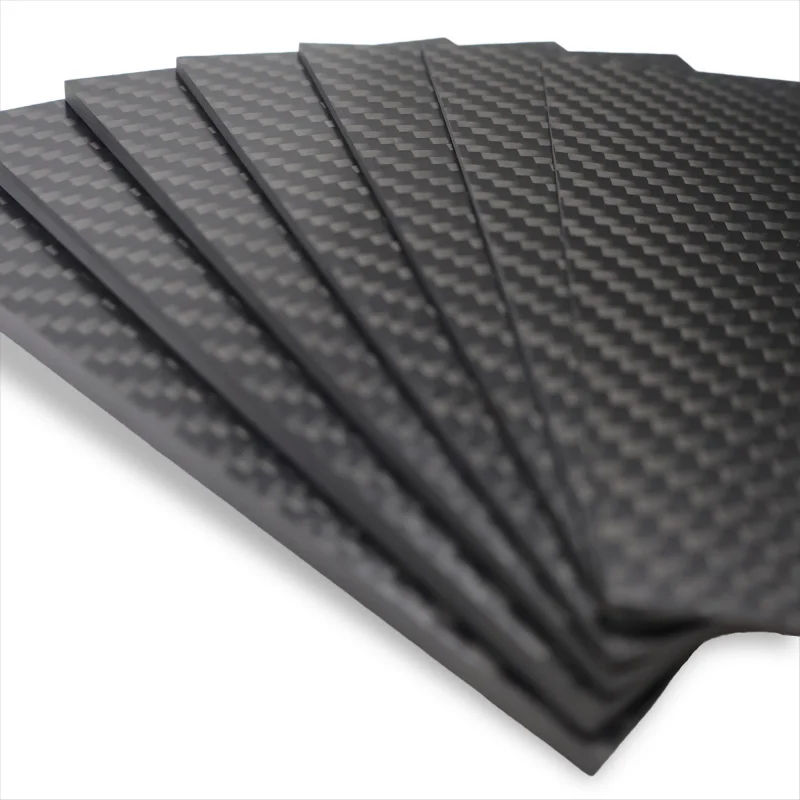 

Простая в установке панель из настоящего углеродного волокна 125 мм X 75 мм, толщина 0,5/1/1,5/2/3/4/5 мм, композитная твердость Materia для дрона