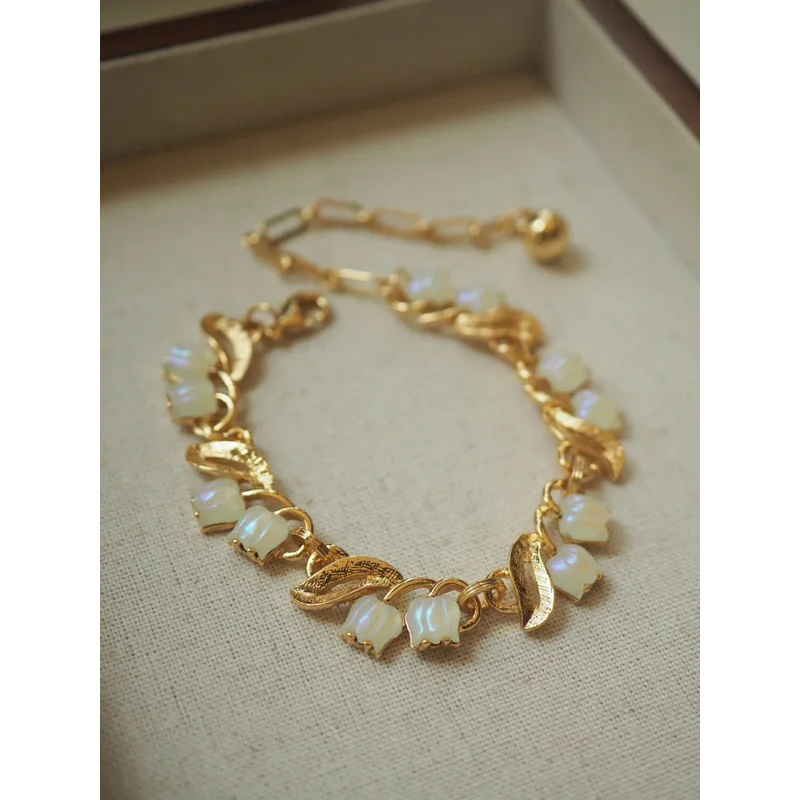 Fashion Personality Light Luxury Ribbon Lily Of The Valley Retro Three-Dimensional  Women'S Bracelet Accessories Regalo