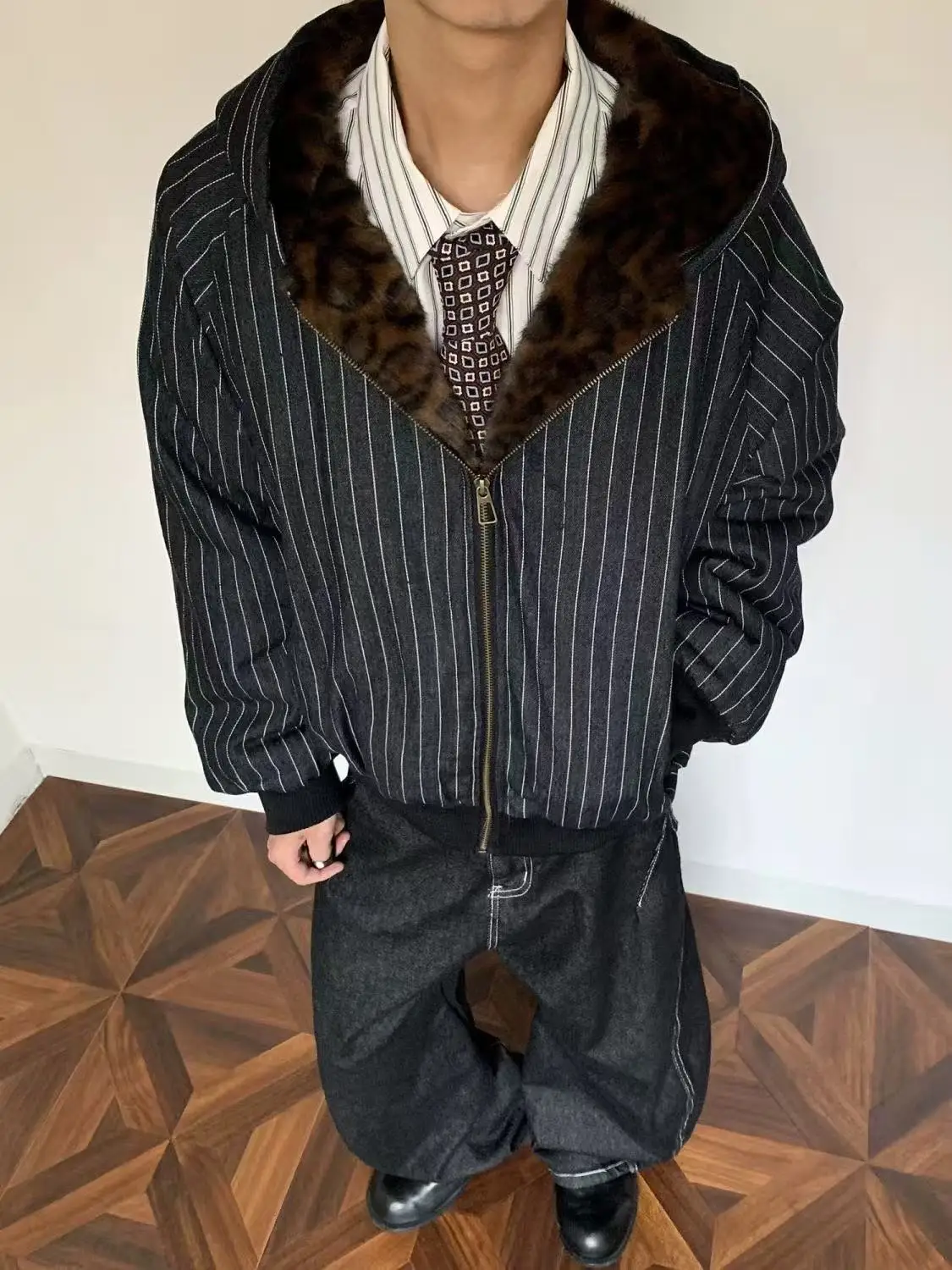 

Утепленная хлопковая куртка с капюшоном для мужчин с полосатым и леопардовым принтом, теплая плюшевая куртка Qingtai, модная зимняя модель