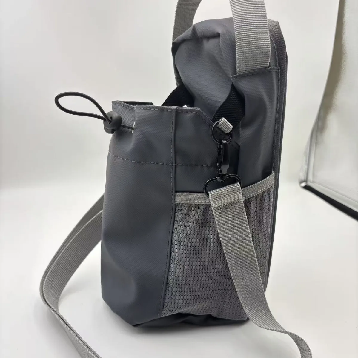 Magnetyczna torba na butelkę wody 2025, specjalna do siłowni, uchwyt na kubek do sportów outdoorowych z mocnym magnesem do fitnessu i aktywnego trybu życia.