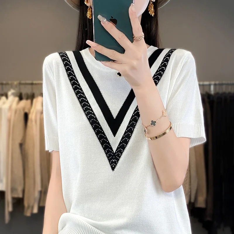 

2024 Summer New V-neck Breathable Knitted Short sleeved Women's Design Sense Versatile Casual Short sleeved T-shirt for Women