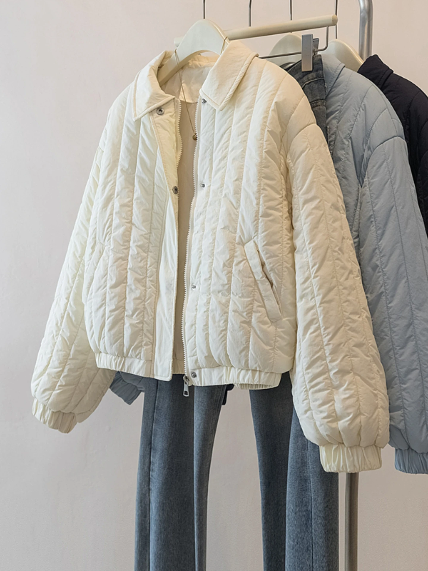 

Women's Quilted Cotton Jacket Spring Autumn Thickened Bread Style Coat Flip Collar Padded Short Cotton Outerwear plus Size