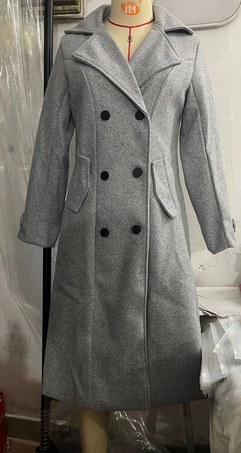 موضة خريف وشتاء 2025 سترة صوف دافئة مزدوجة الصدر معطف نسائي طويل