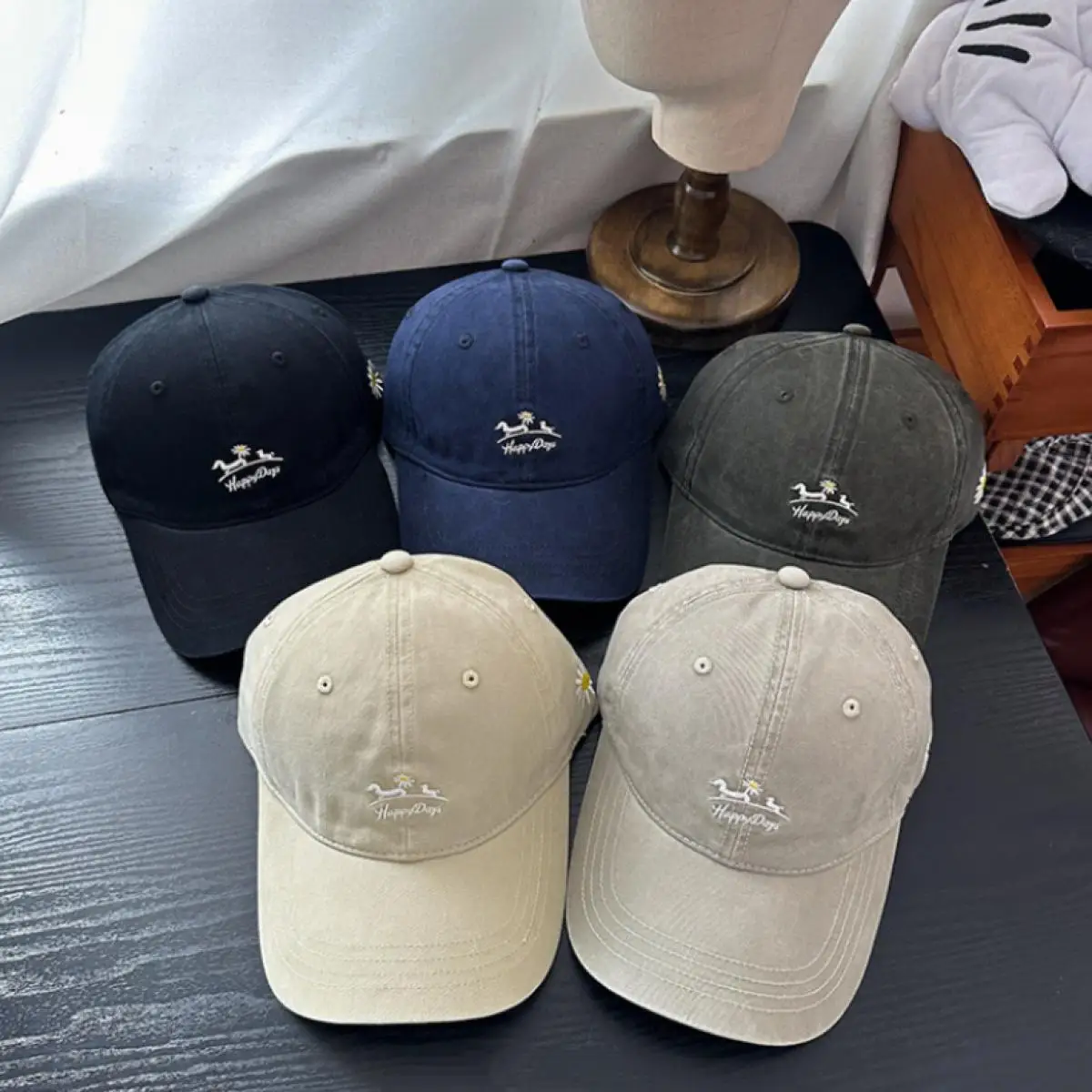 Unisex Baseball Cap Cotton Mesh Daisy Embroidery Sun Protection Hat for Camping Streetwear Outdoor Travel Casual Daily Wear
