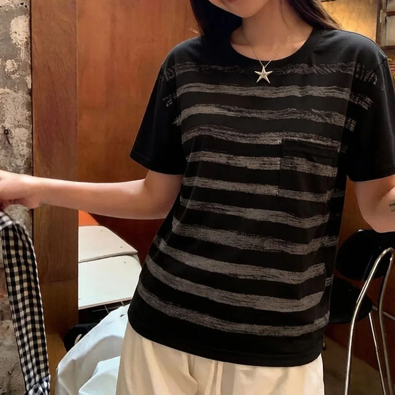 Summer Harajuku Recreation Street Vintage Brush Striped Pocket Short Sleeved T-shirt Y2K Vintage Design Casual Round Neck Top
