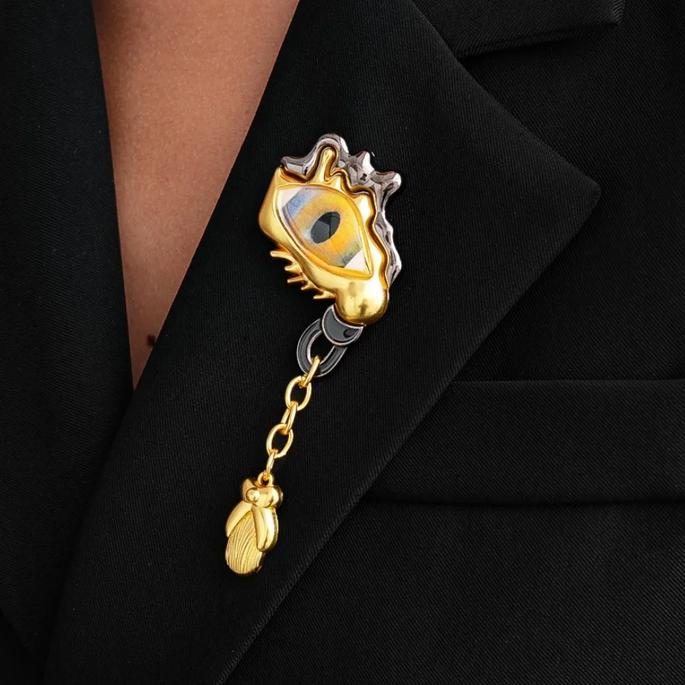High End Metal Eye Teardrop Tassel Brooch Pins for Women Fashion Unique Badge Coat Suit Collar Jewelry Accessory