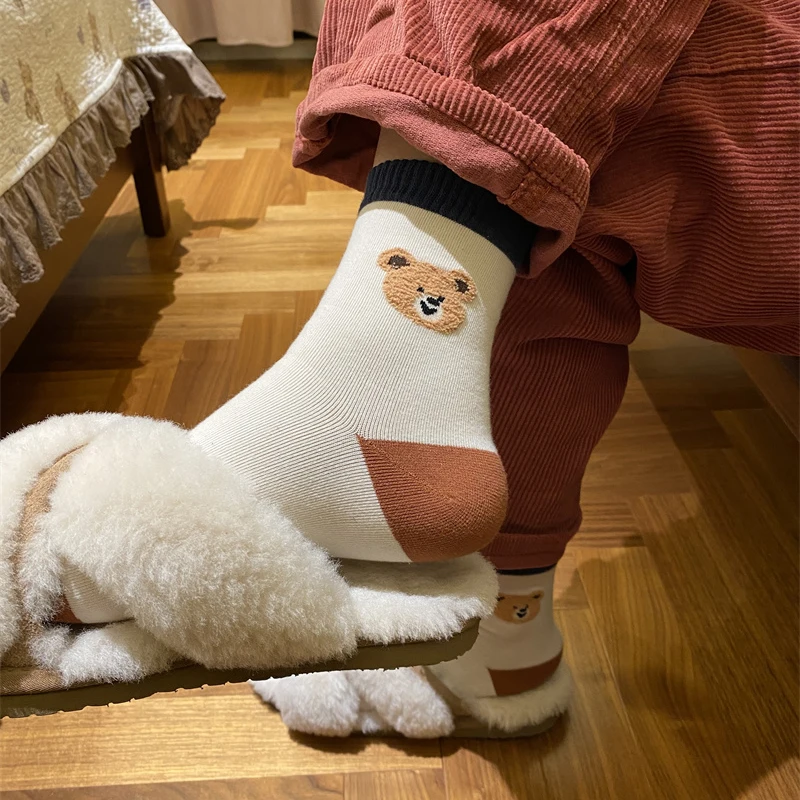 Calzini carini da donna eleganti dell'orso della signora del fumetto di buona qualità cotone stile Harajuku donna novità regali di natale Sox traspiranti