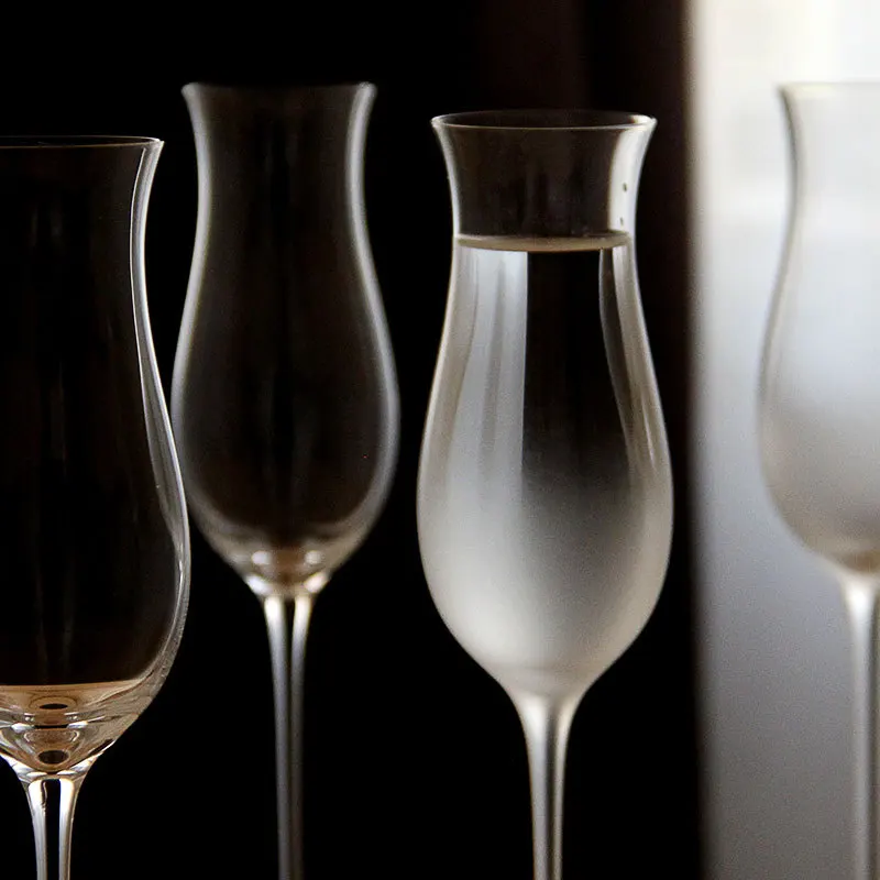 Japanese Tulip Cup Shape Glass Champagne Cup Crystal Glass Bubble Fruit Wine Cup Goblet Bar Niche Weet Wine Cup