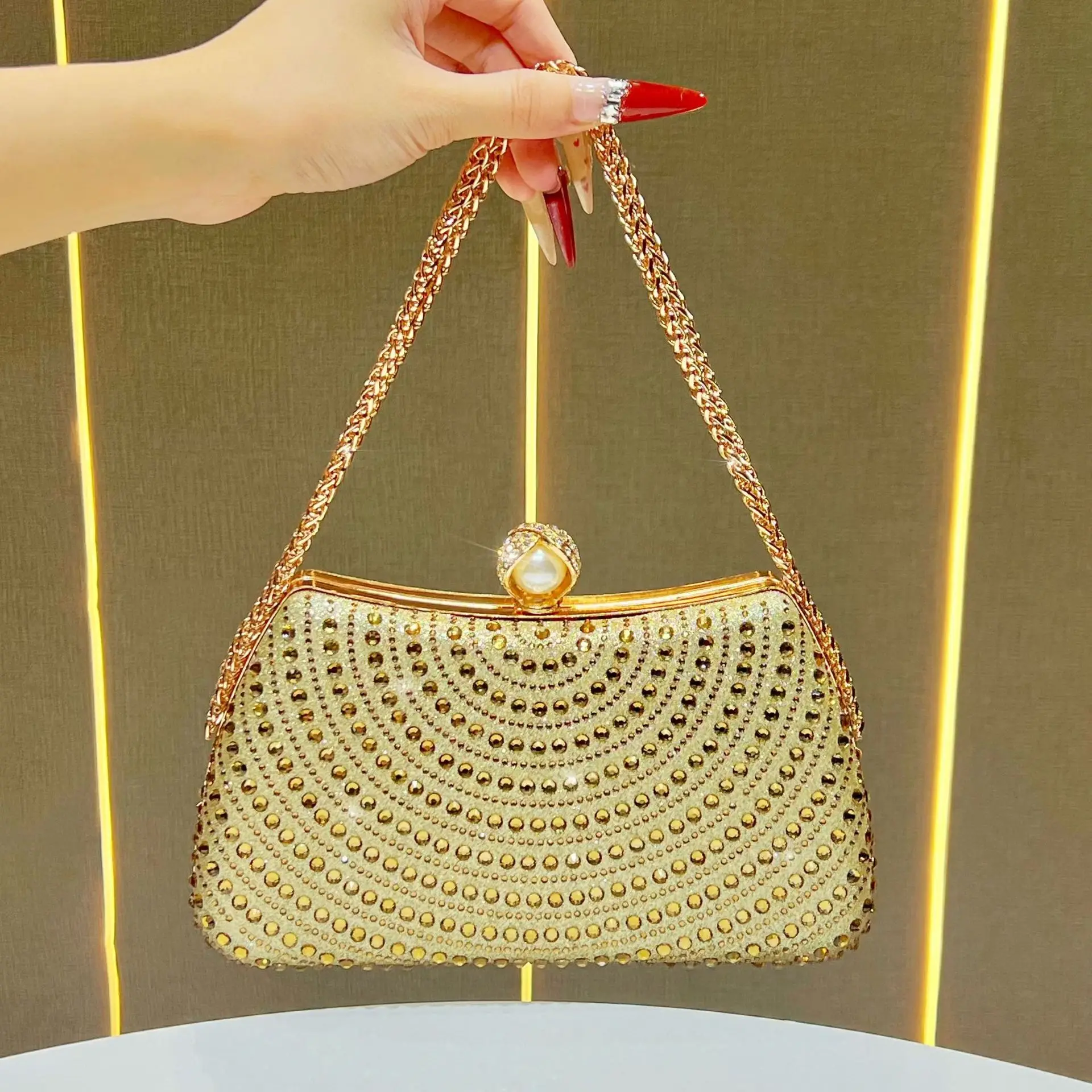 

chain handbag high-end dinner bag light luxury shoulder messenger bag women's bag