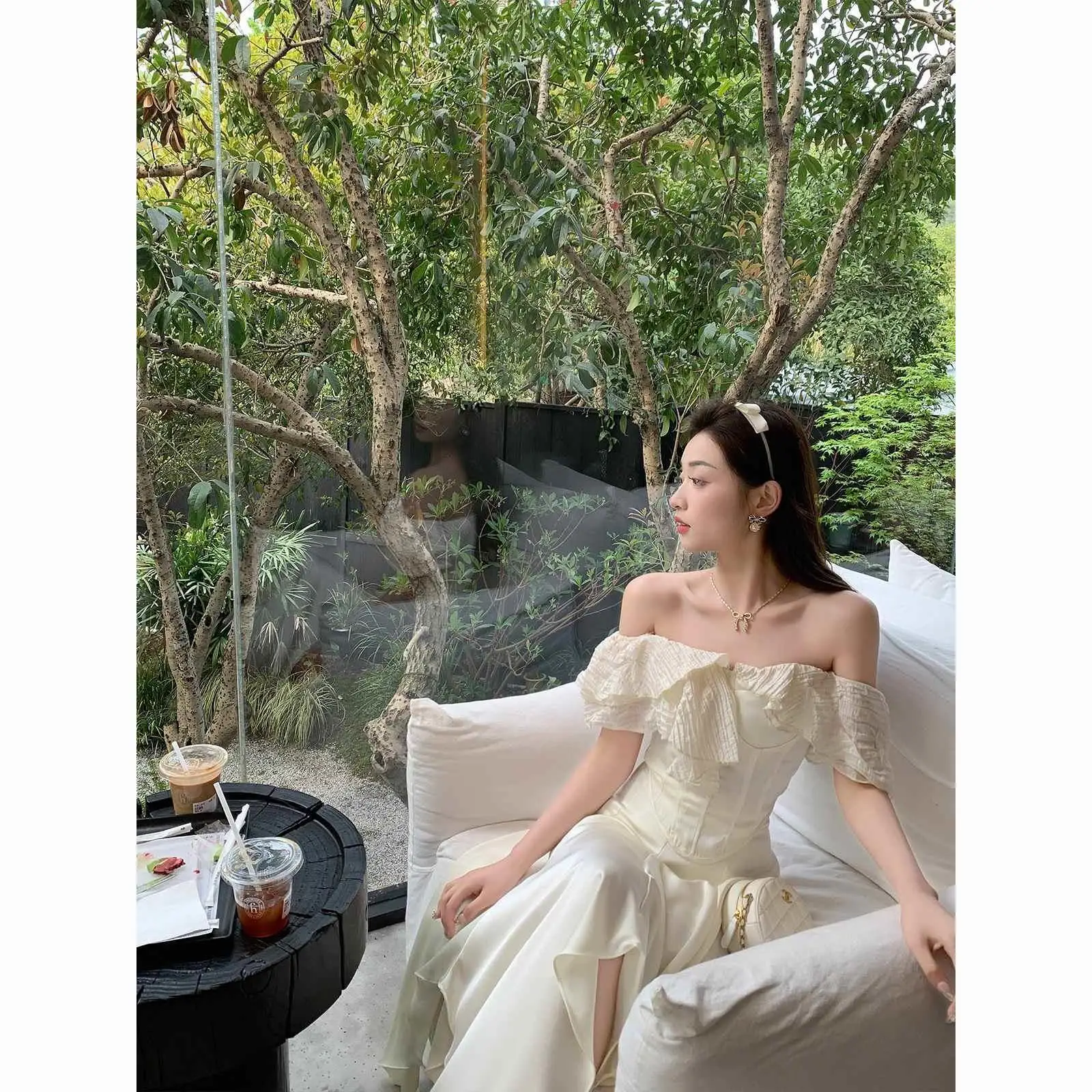 

Женская блузка с открытыми плечами и рюшами, U-образный подол, элегантный милый шифоновый топ во французском стиле