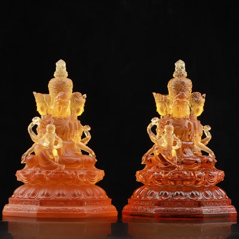 the temple's home Buddhist hall is for carrying, offering, worshiping, and the Dharma Protector ornament is proofed.