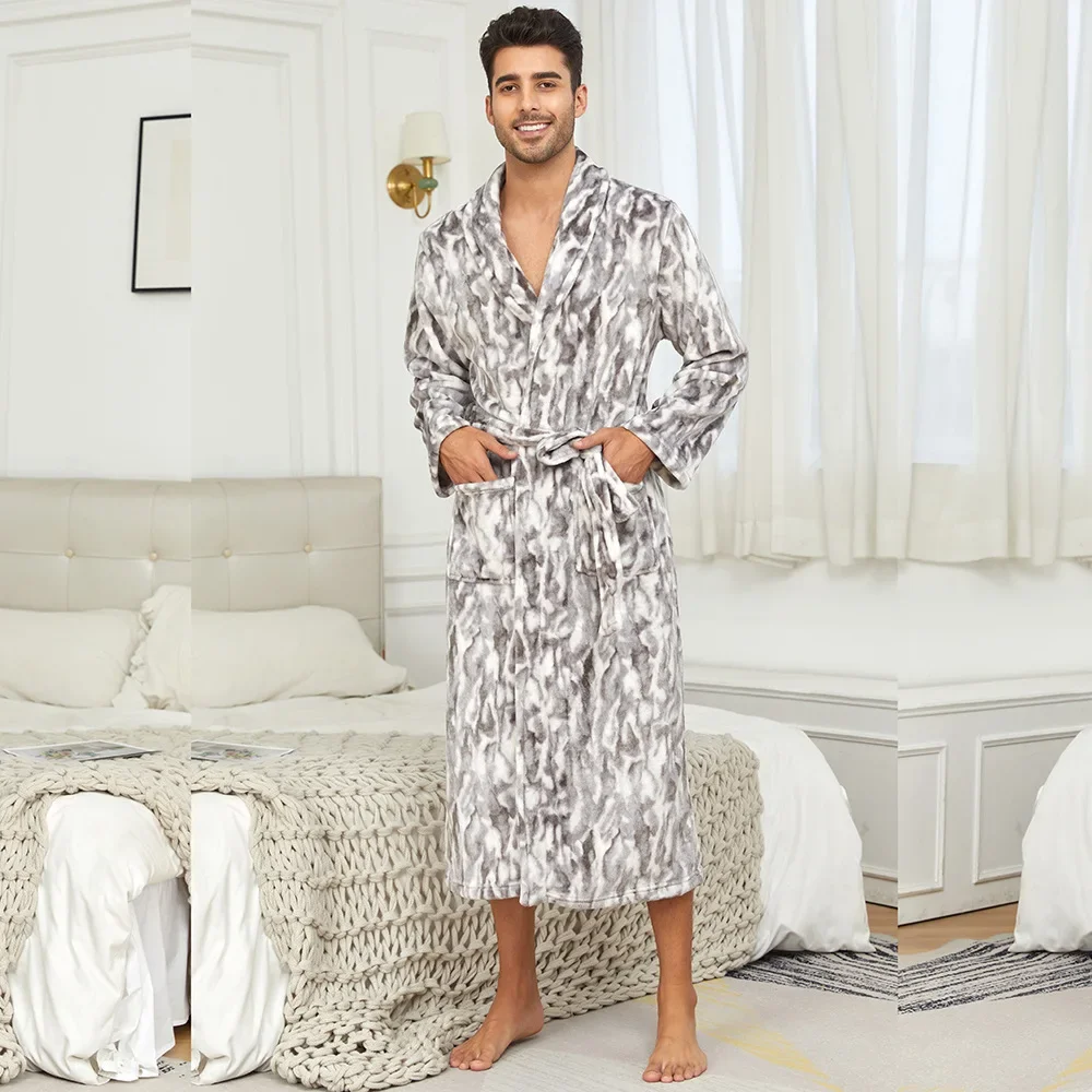 Kimono suelto de franela para hombre, bata de baño cálida con solapa y estampado de piel de serpiente, ropa de casa para otoño e invierno, novedad de 2024