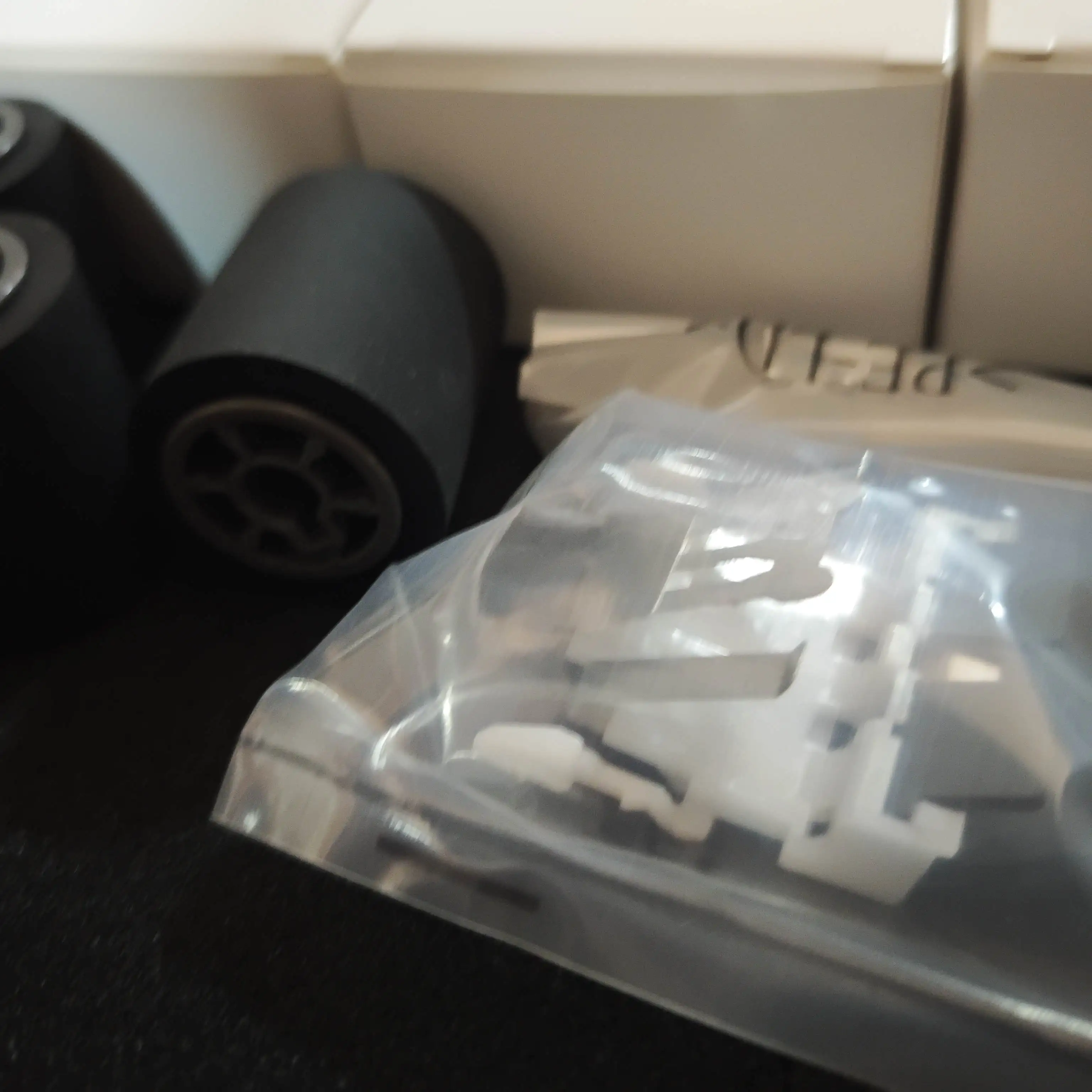 ชุดลูกกลิ้งดึงกระดาษสำหรับเครื่องสแกน Fujitsu fi-6110 ScanSnap N1800 S1500 S1500M รุ่น PA03586-0001 PA03586-0002