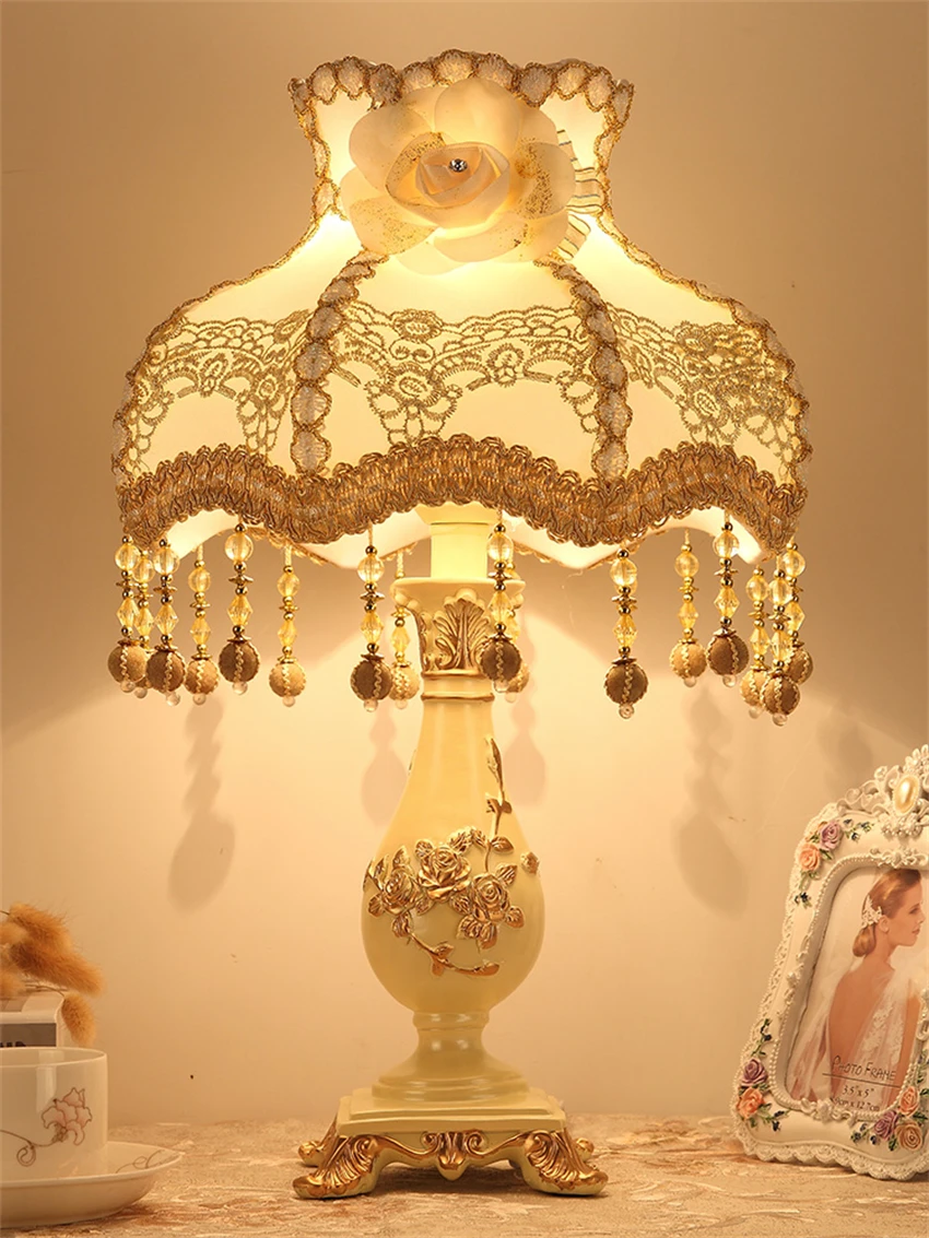

European court lace fabric lampshade table lamps princess room vintage study desktop lamp bedroom lamp wedding gift table lights
