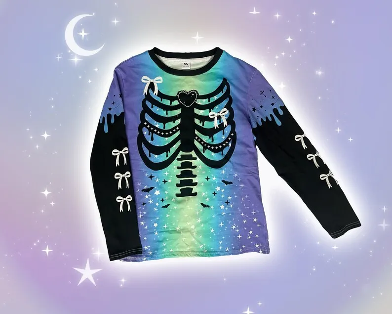 Pink Galaxy Skull Long Sleeve Shirt, Kawaii Goth Bow 3D Printed T-shirt, Genshin Impact Bat Print Alt Aesthetic Oversized Top