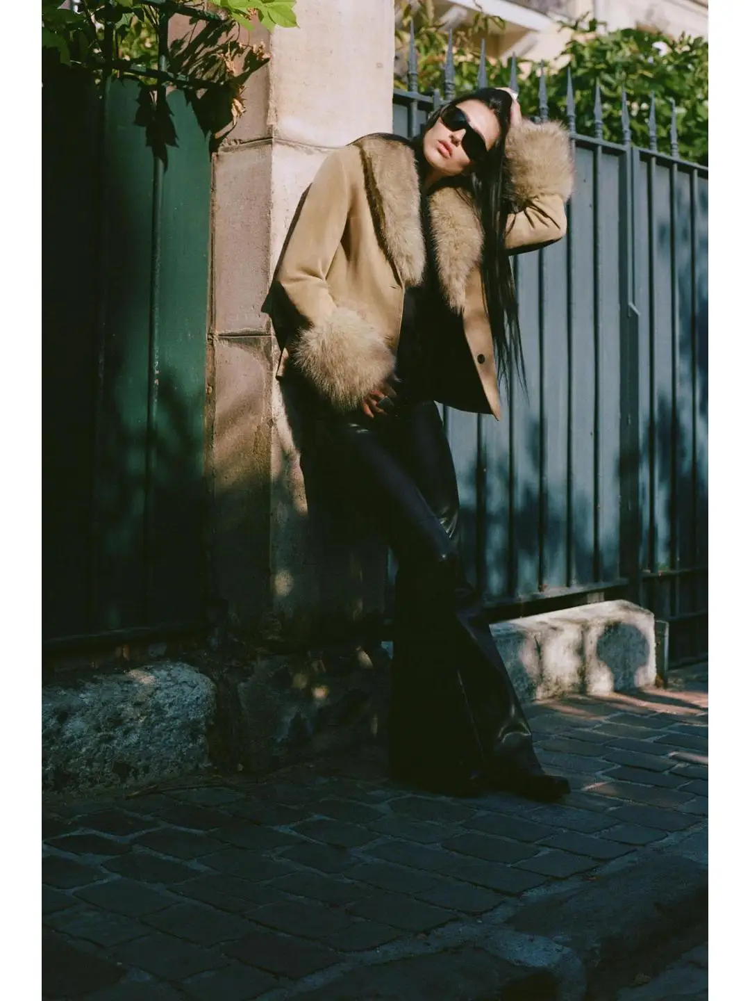 

Autumn Winter Women's Faux Fur Jaet Velvet Effect Button Closure Leather Coat Casual Sle Slim Fit mid Year Collection