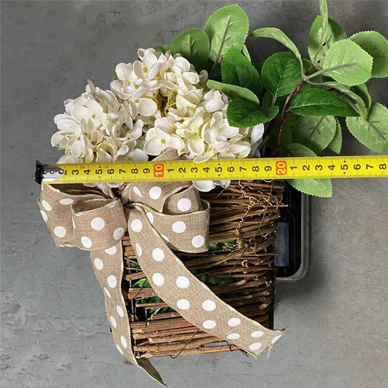 A44F-Ghirlanda per cesto appendiabiti per porta con ortensia crema, ghirlanda per cesto appeso per porta con fiori di campo, cartello di benvenuto per ghirlanda estiva per porta d'ingresso
