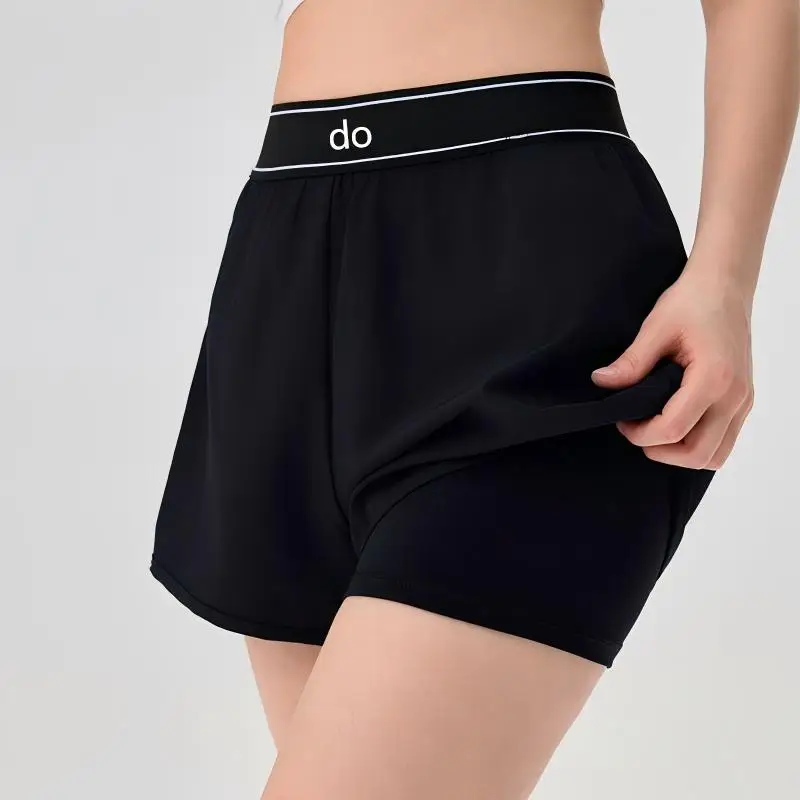 2026 slimming fake two-piece sports shorts for women, anti glare, quick drying, breathable side pockets, outdoor running pants