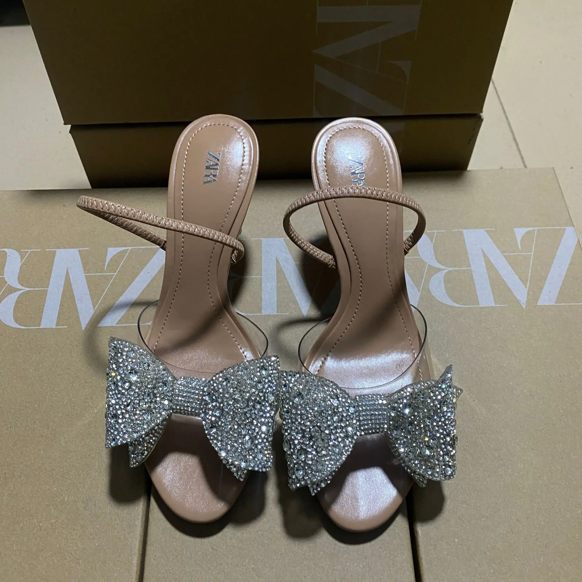 

Bloomsteps2023 Summer Beige Rhinestone Bow Decorated Stiletto Sandals Pointed Toe Open Toe Fashion Sandals