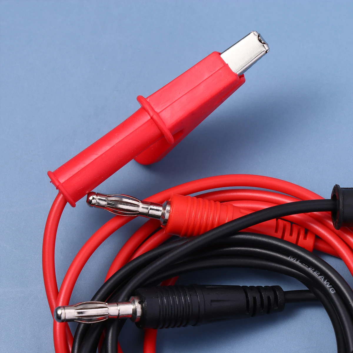 

2Pcs Banana Plug to Crocodile Alligator Clip Test Wire Red Black 18Awg 1M Test Line Probe Electrical Use Secure Clamping
