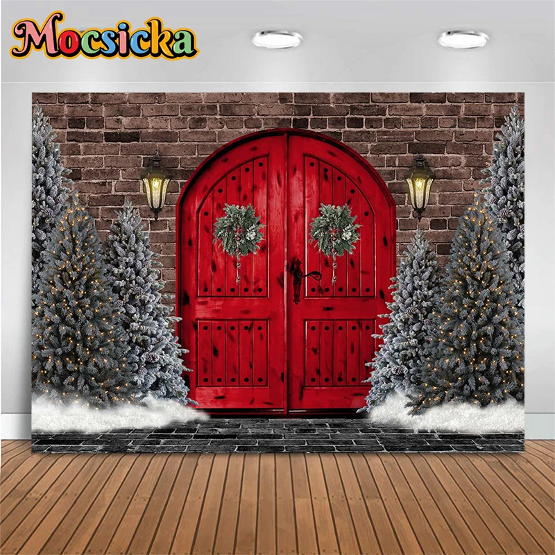 

Mocsicka Winter Christmas Celebrate Decoration Photography Background Red Wood Door Brick Wall Light Backdrops Studio Photobooth