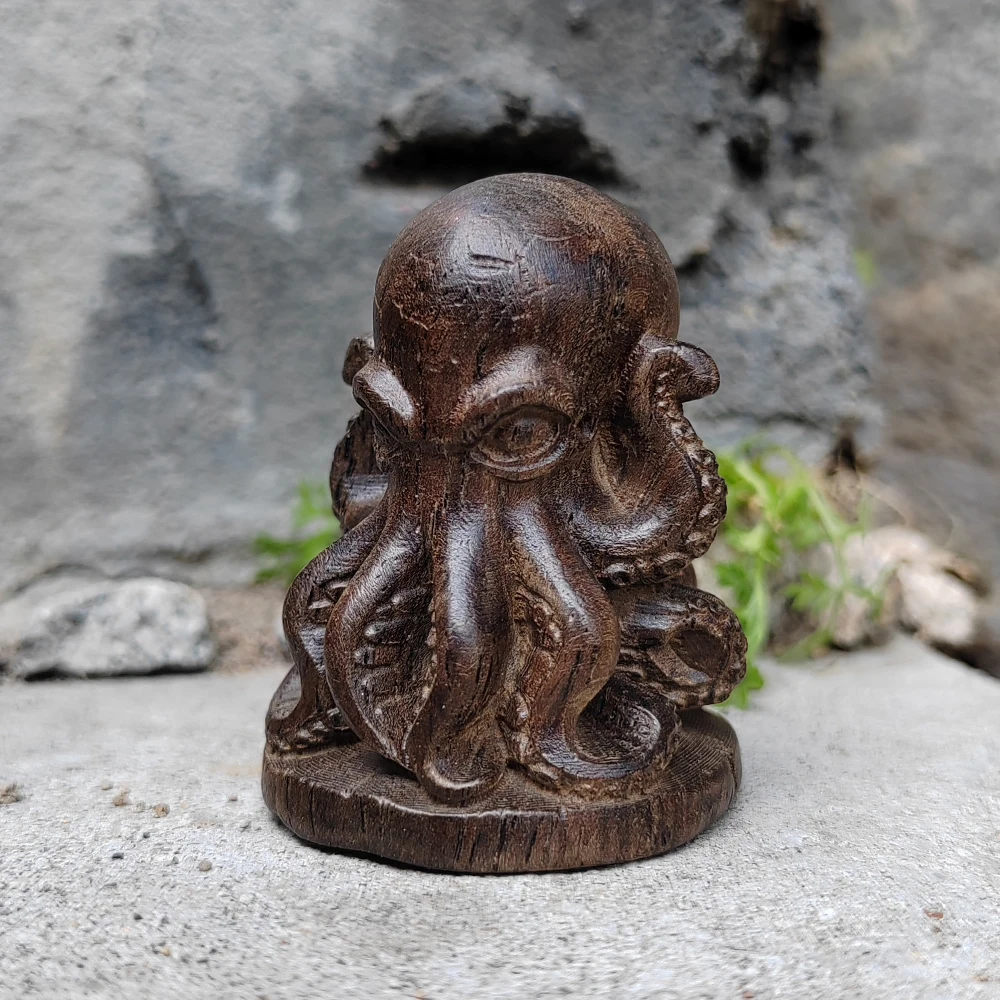 Hand-Carved Wooden Octopus Figurine Ornament, Cthulhu Theme, Dark Style, Suitable for Holiday Decorations, Christmas Gifts, Halloween Gifts, Fireplace, Office, Back-To-School Season Gifts, Study Room