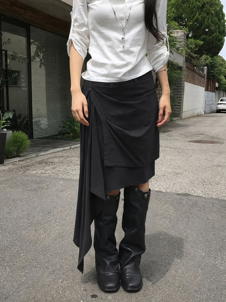 Fashionable A-Line Midi Skirt for Women Autumn Early High Waist Asymmetrical Hem Design French Style Button Elegant Chic
