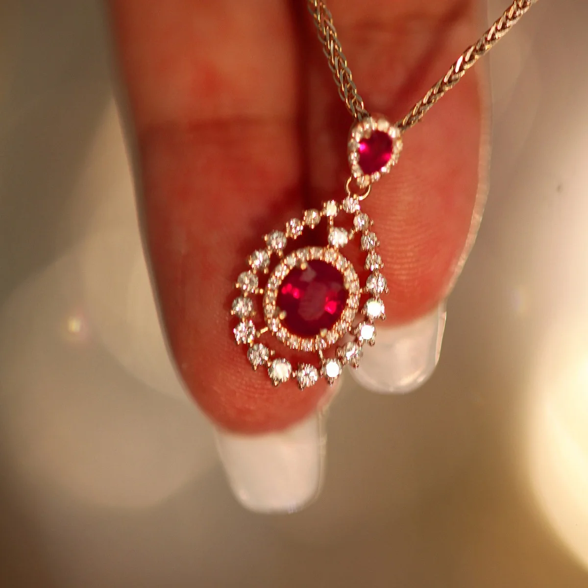 

Stunning 925 Silver Mozambique Pigeon's Blood Ruby Teardrop Pendant Zircon Halo Engegement Wedding Chain Necklace Jewelry Bijoux