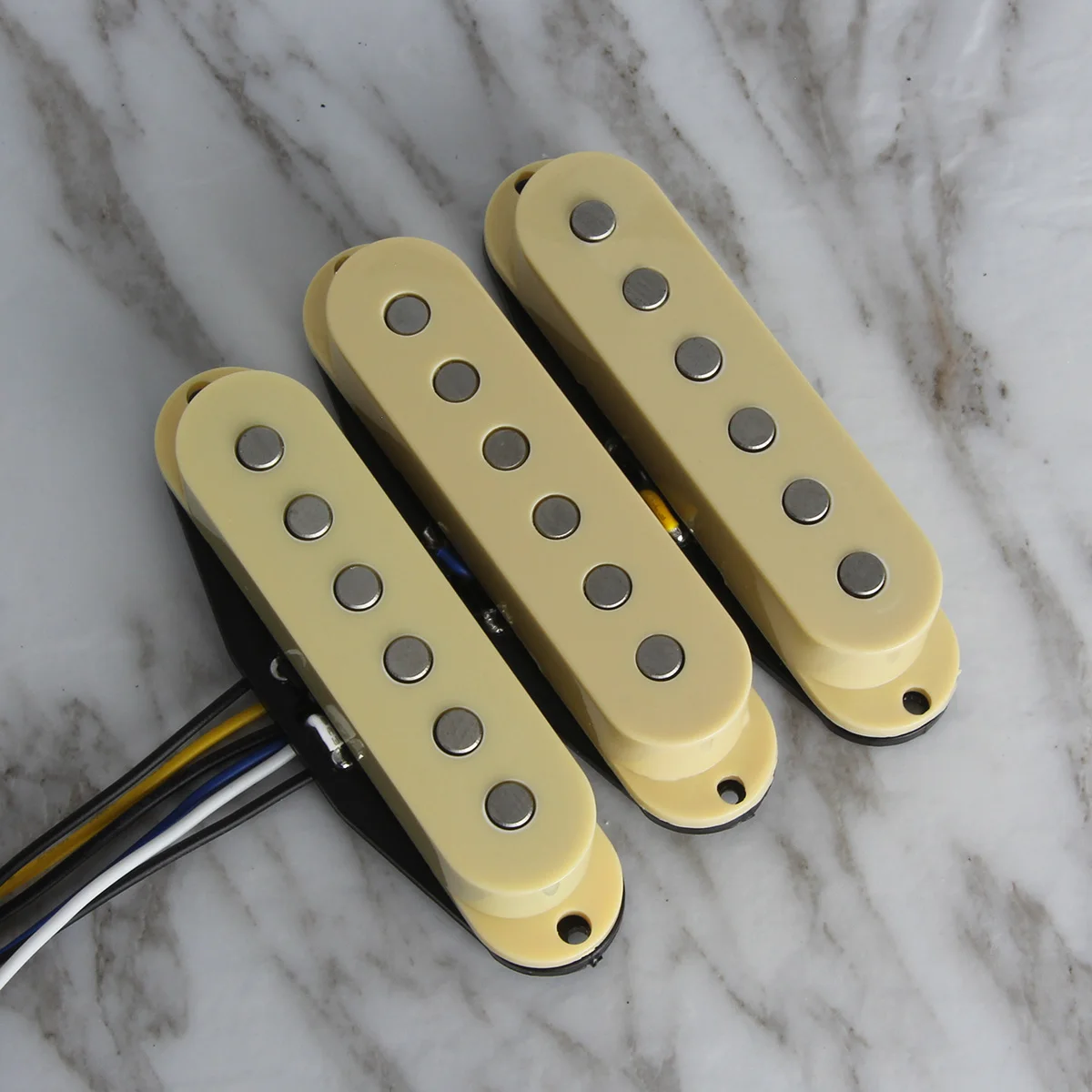 FLEOR Set of Neck+Middle+Bridge Alnico 5 Single Coil Pickup Electric Guitar Pickup 50/50/52mm for FD ST Guitar Parts