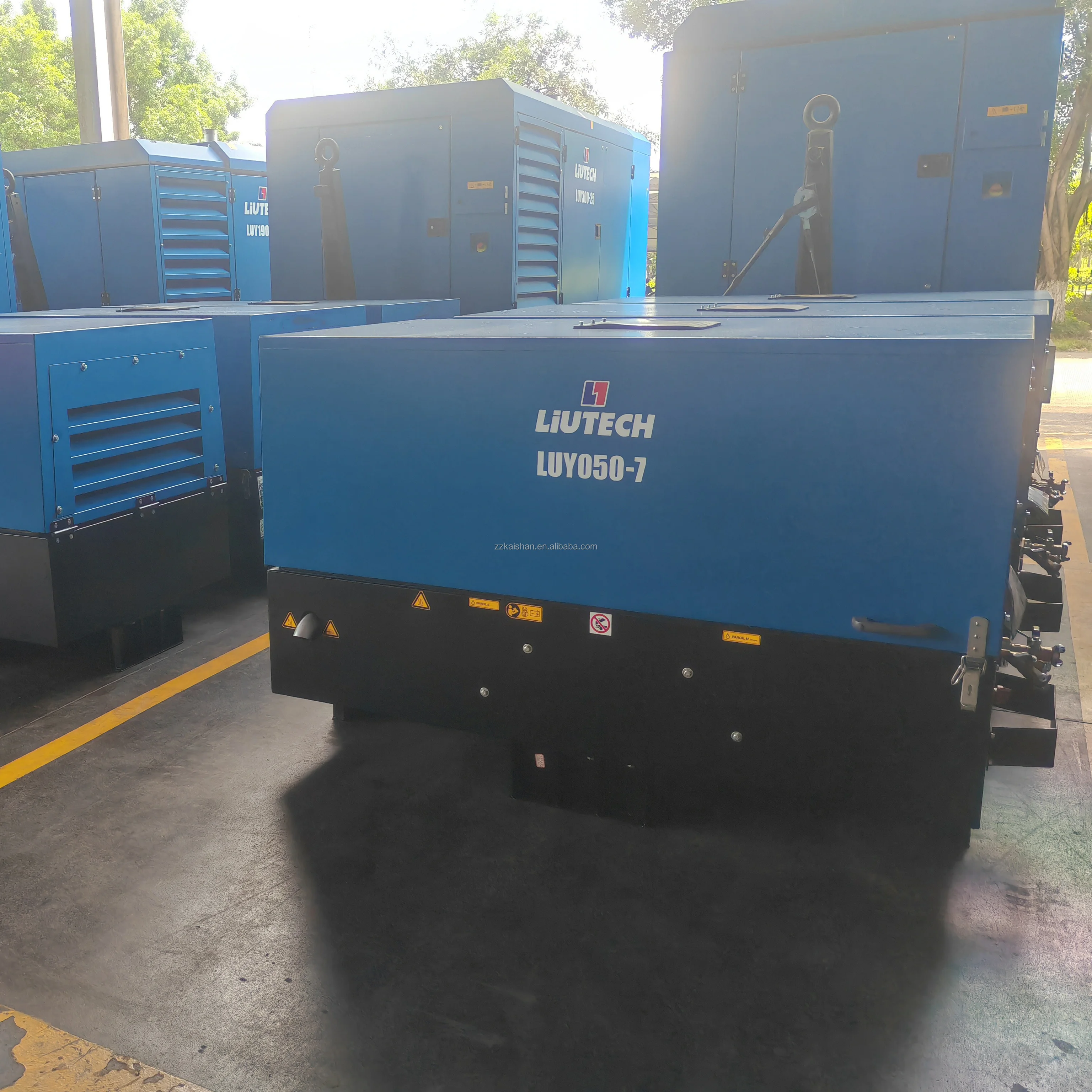 ضاغط هواء ديزل برغي متنقل 16 بار 18 بار صيني نوع المسمار ضاغط هواء كبير سعر للتعدين