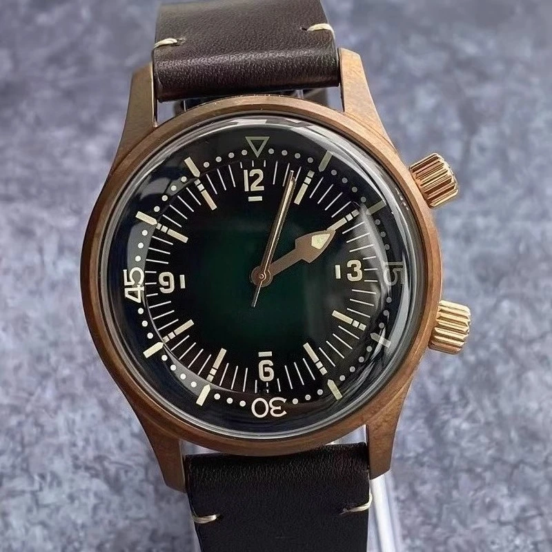 

Tin bronze diving mechanical watch retro green luminous ST21 stable and durable