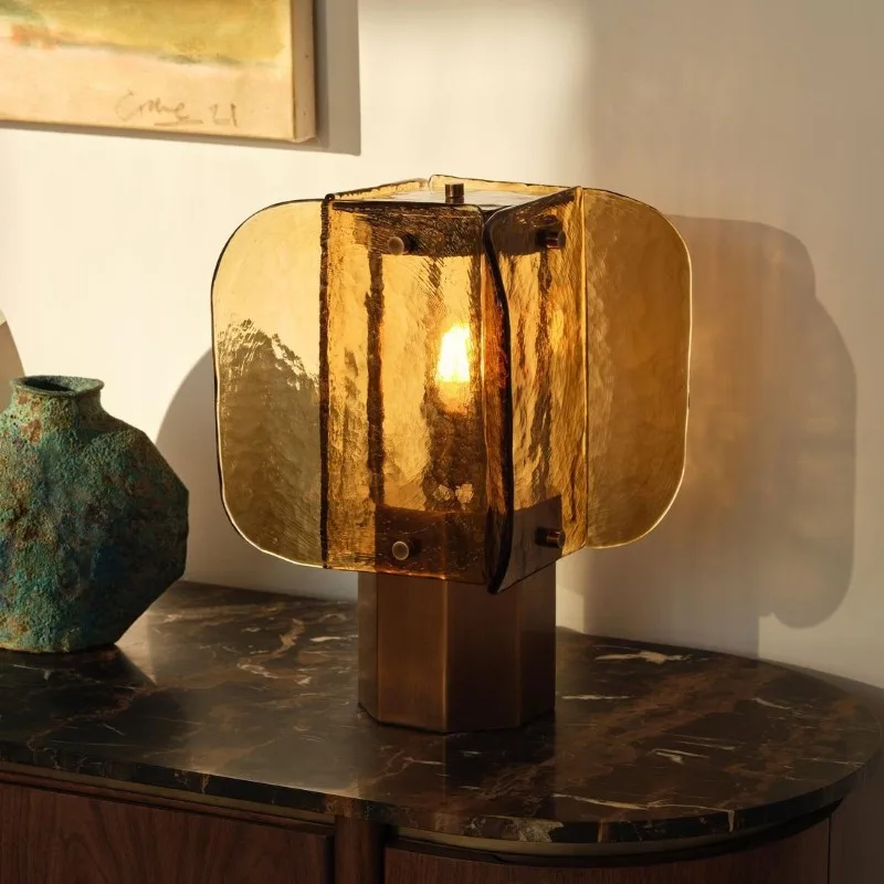 

Medieval glass artistic desk lamp, bedroom bedside lamp, living room TV cabinet, study amber creative desk lamp