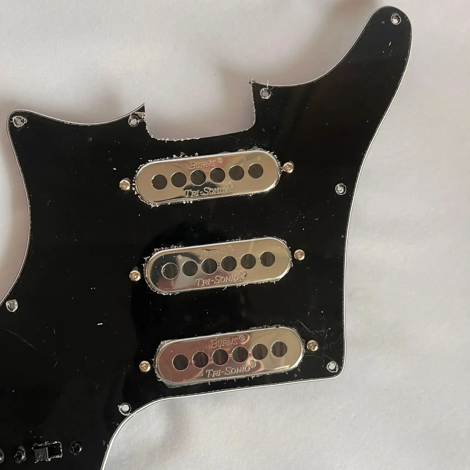 Juego de golpeador cargado precableado para guitarra SSS derecha e izquierda, accesorios para pastillas BM Burns Tri-Sonic