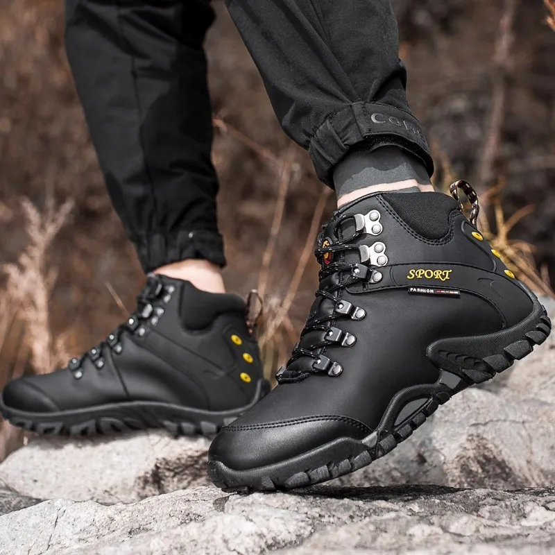 

New 2025 Summer Bestseller: Outdoor Durable Hiking Boots with High Traction for Mountaineering and Casual Walking