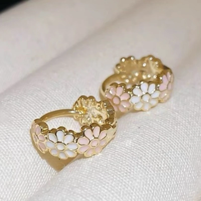 New Women's Earrings Temperament Sweet Dripping Oil Flower Copper Earrings Still Simple Fashion Luxury Party image 4