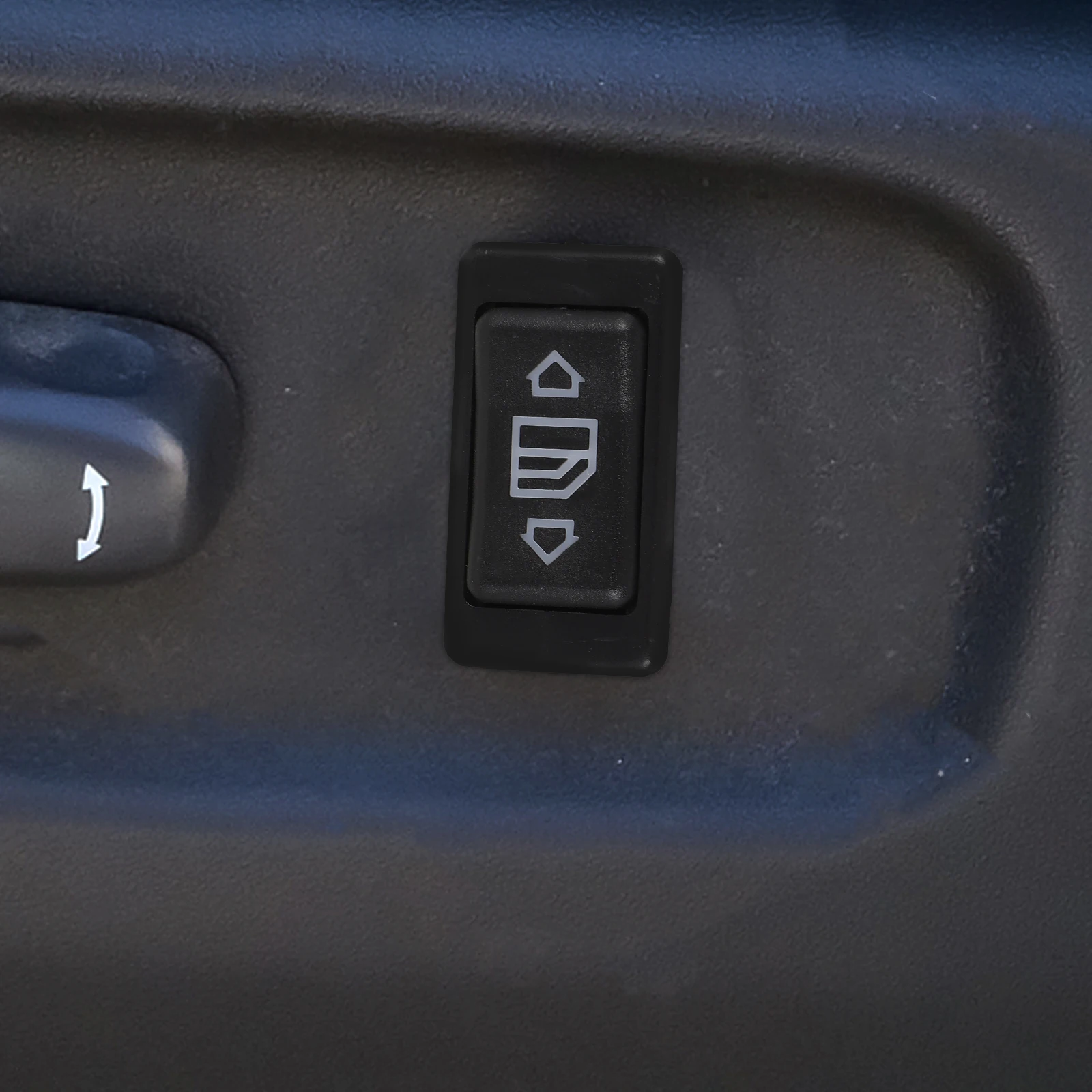 

Sturdy Automotive Power Switch Passenger Side Control Window Lift Rocker Switch For Car Front Window Control Button Car Supply
